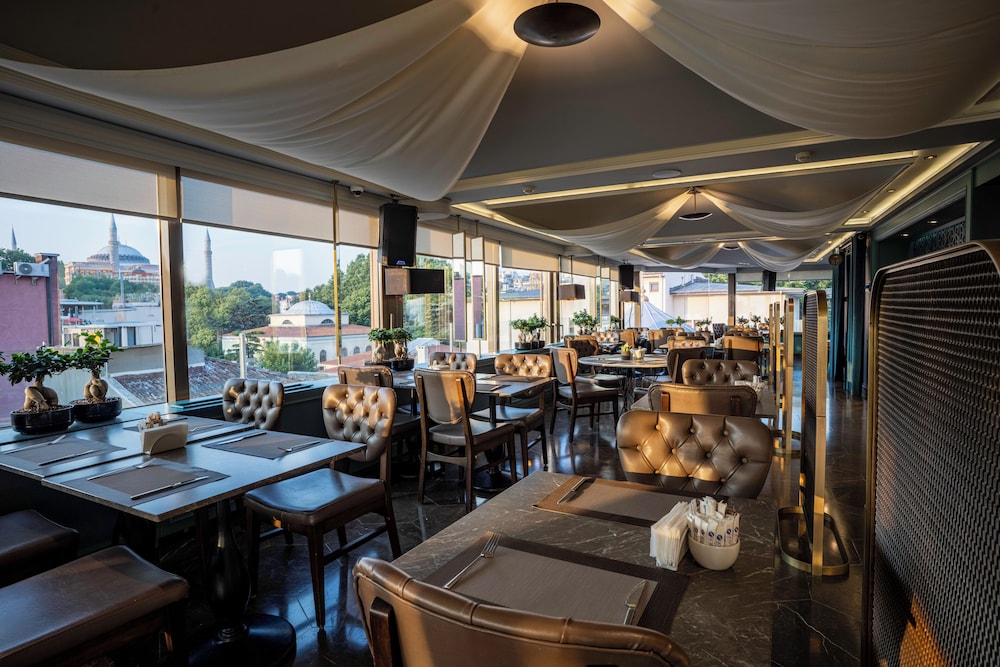 Romance Istanbul Hotel 69/75