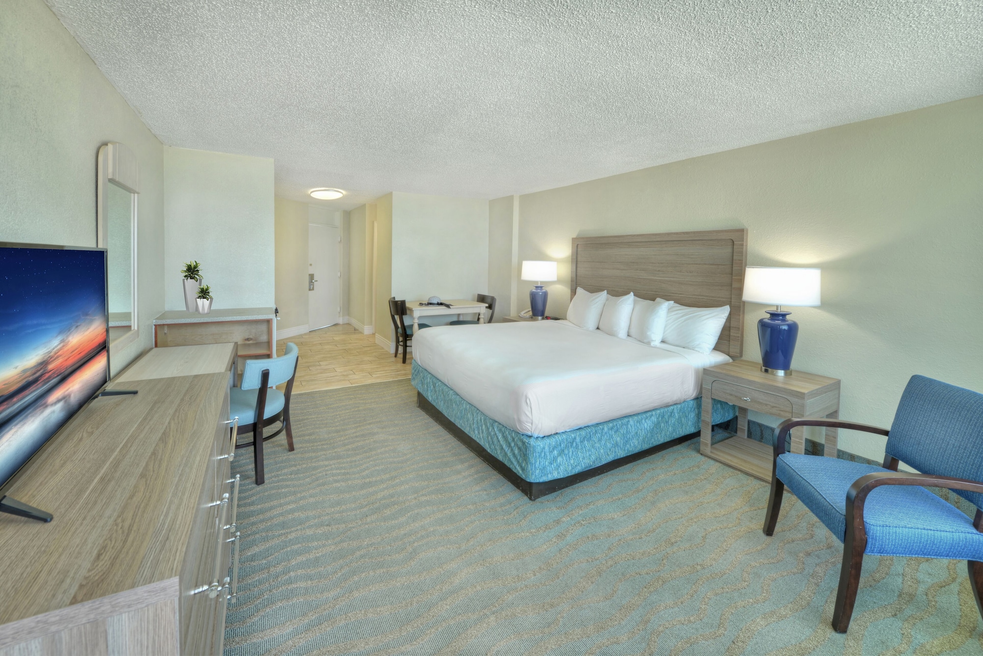 STUDIO, KING BED, OCEAN FRONT