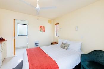 Compact, Studio, Queen Bed