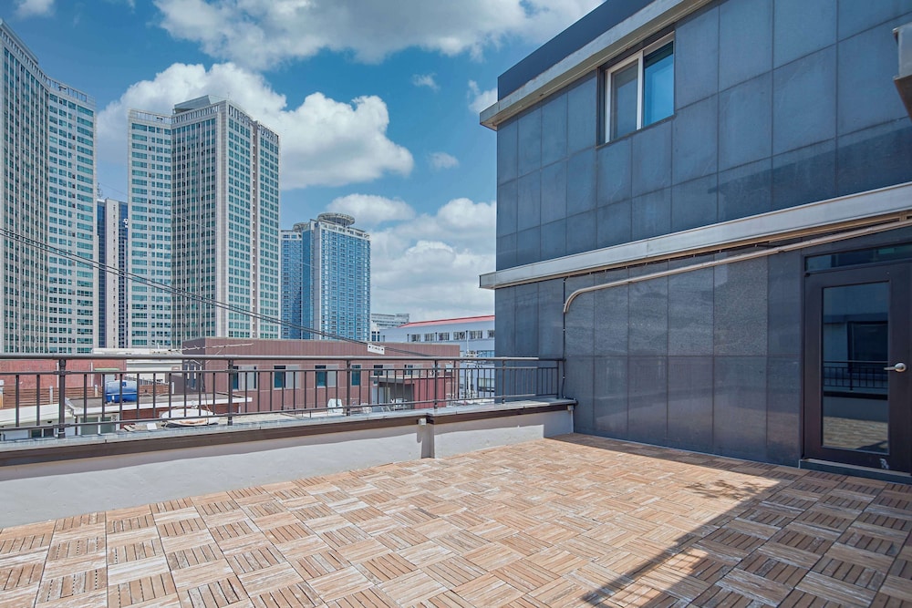 Namsan Hill Hotel 56/62