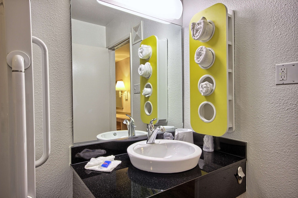 Motel6 Tulare, CA 59/60