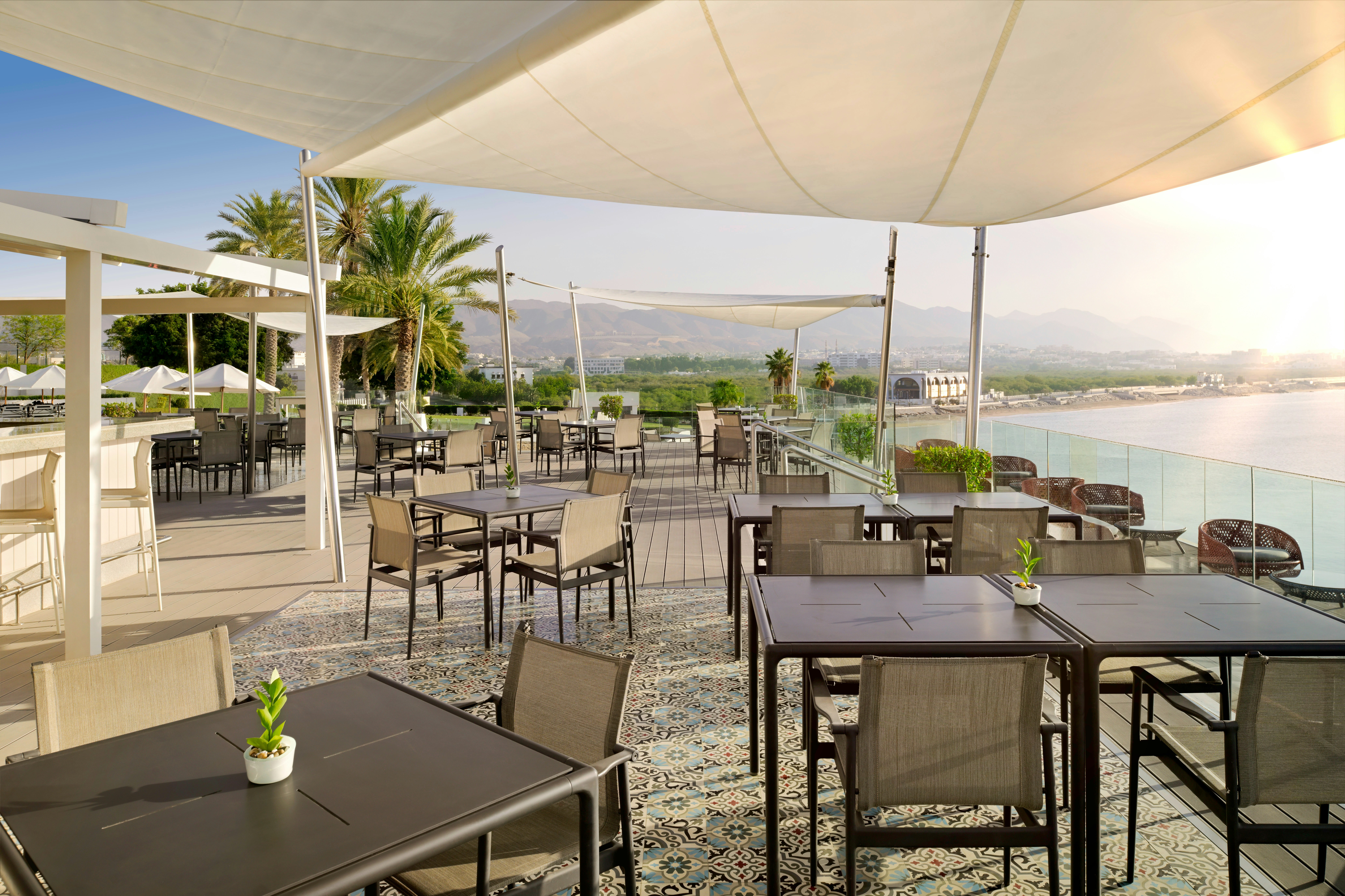 Crowne Plaza Muscat 48/72