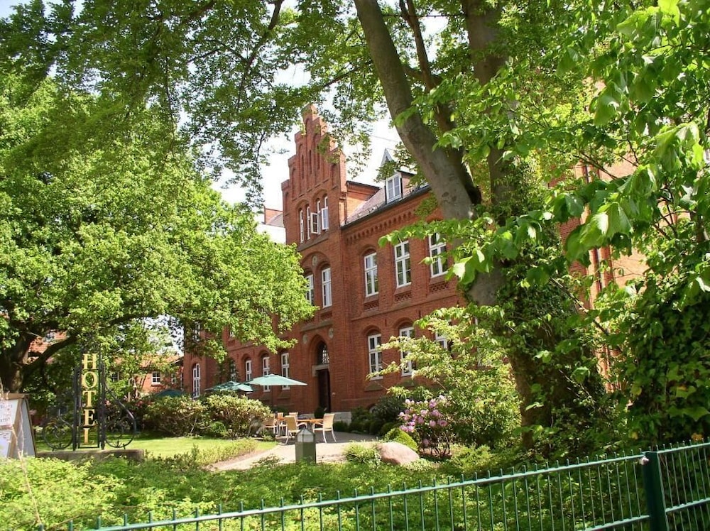 Geniesser Hotel Altes Gymnasium 45/50