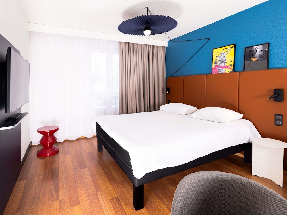 Ibis Valenciennes 28/72