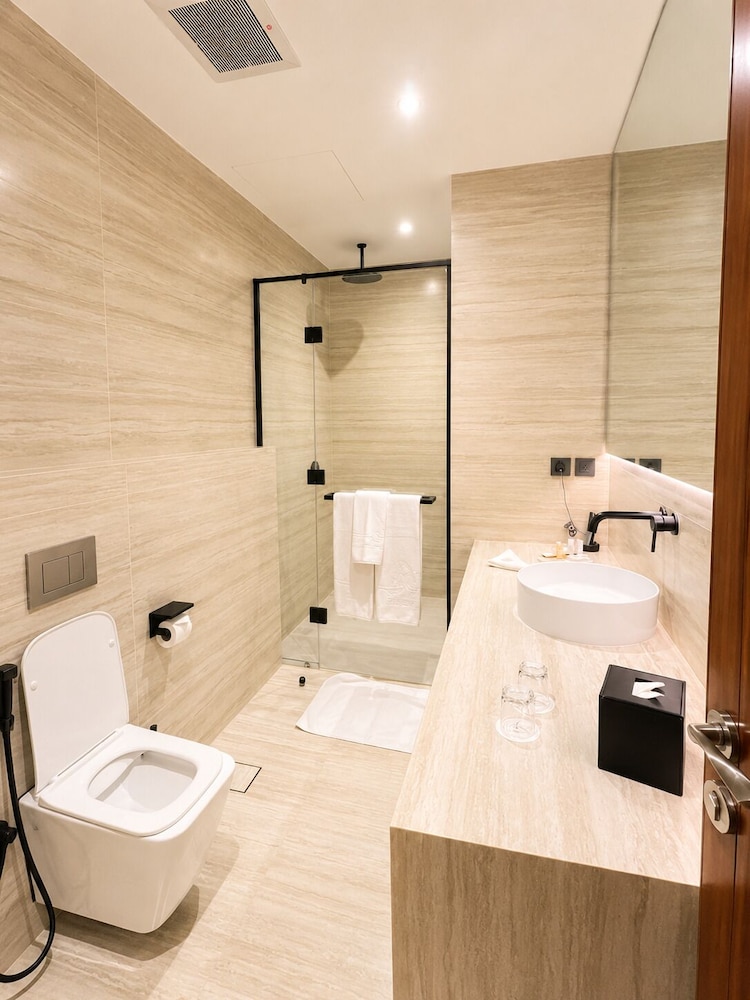 جناح سوبيريور بسرير كينج، Ayan furnished units and Suites 3/3