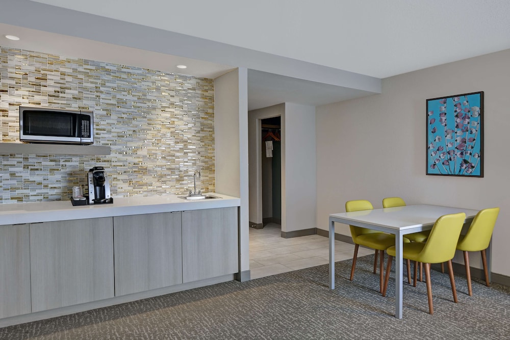 Hilton Garden Inn Jacksonville JTB/Deerwood Park 5/64