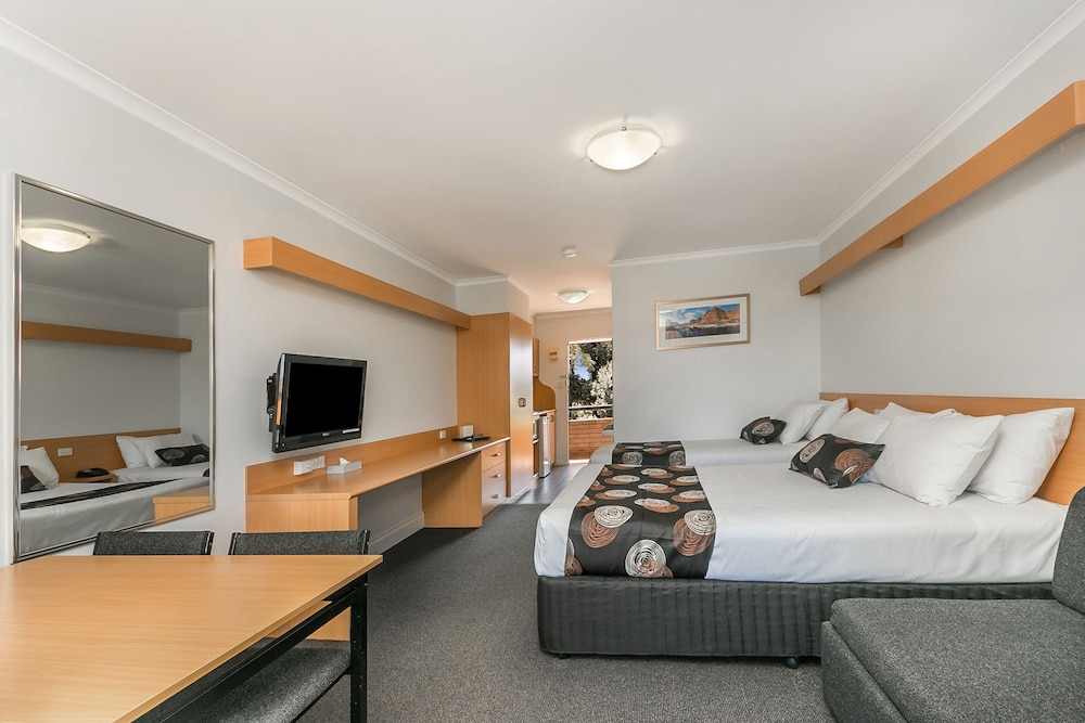 FLAG MOTOR LODGE 20/57