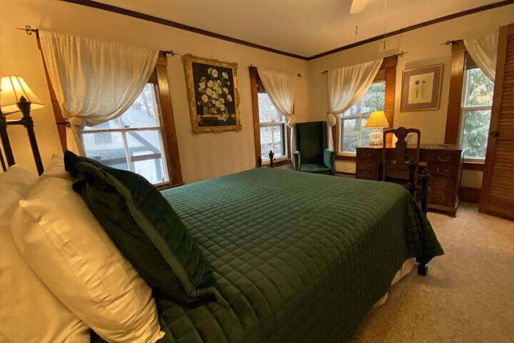 Follansbee Inn 29/72
