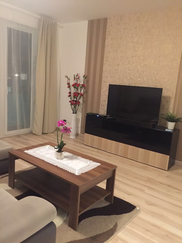 Corvin Rose Apartment Hotel 32/46