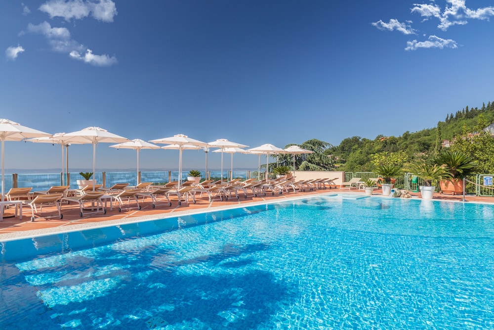Madrigale Panoramic, Lifestyle & Soulful Hotel 76/76