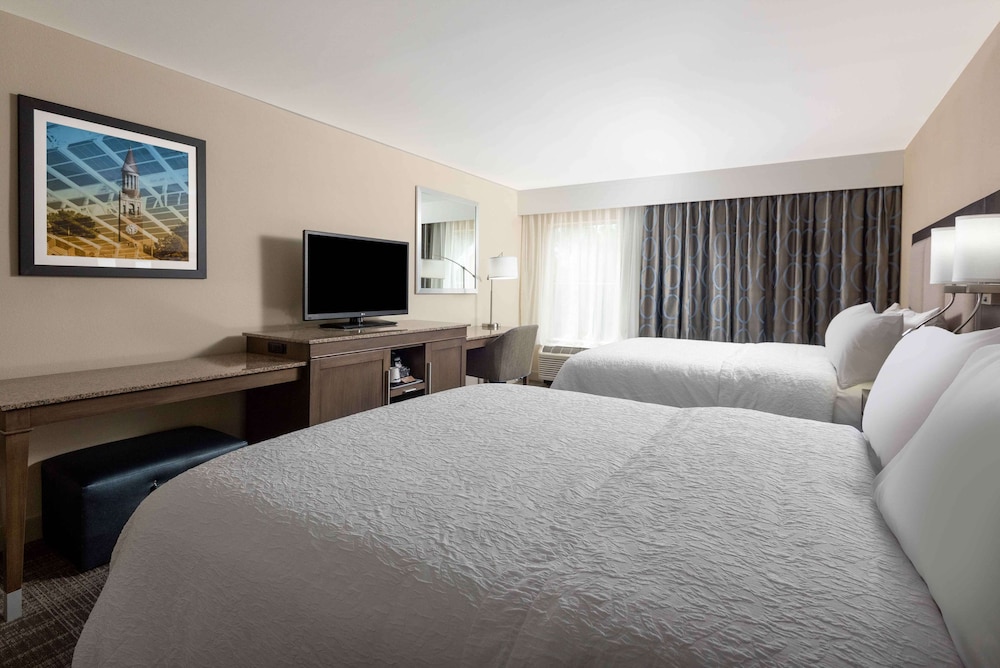 Hampton Inn And Suites Chapel Hill Druham 13/57