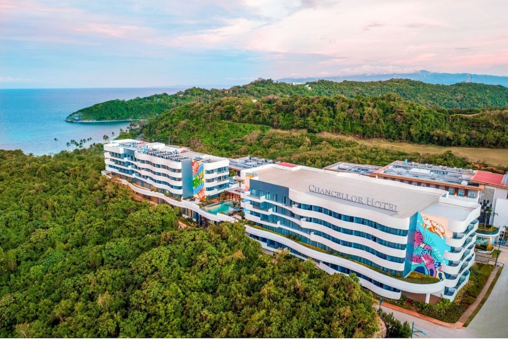 Chancellor Hotel Boracay 1/48