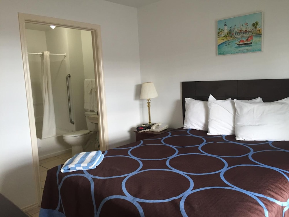 Port Isla Inn 14/53