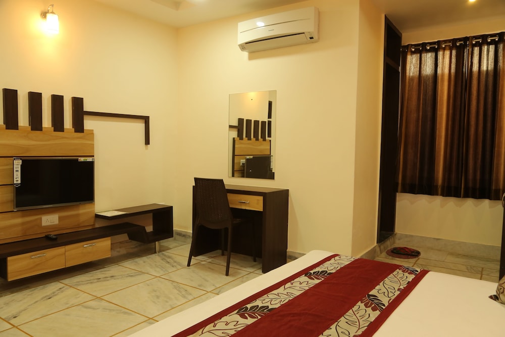 Shri Ram Residency 32/38