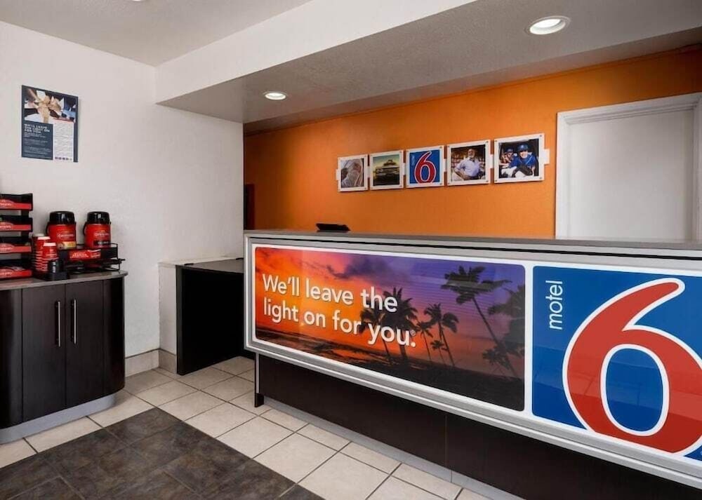 Motel6 Morro Bay, CA 8/63