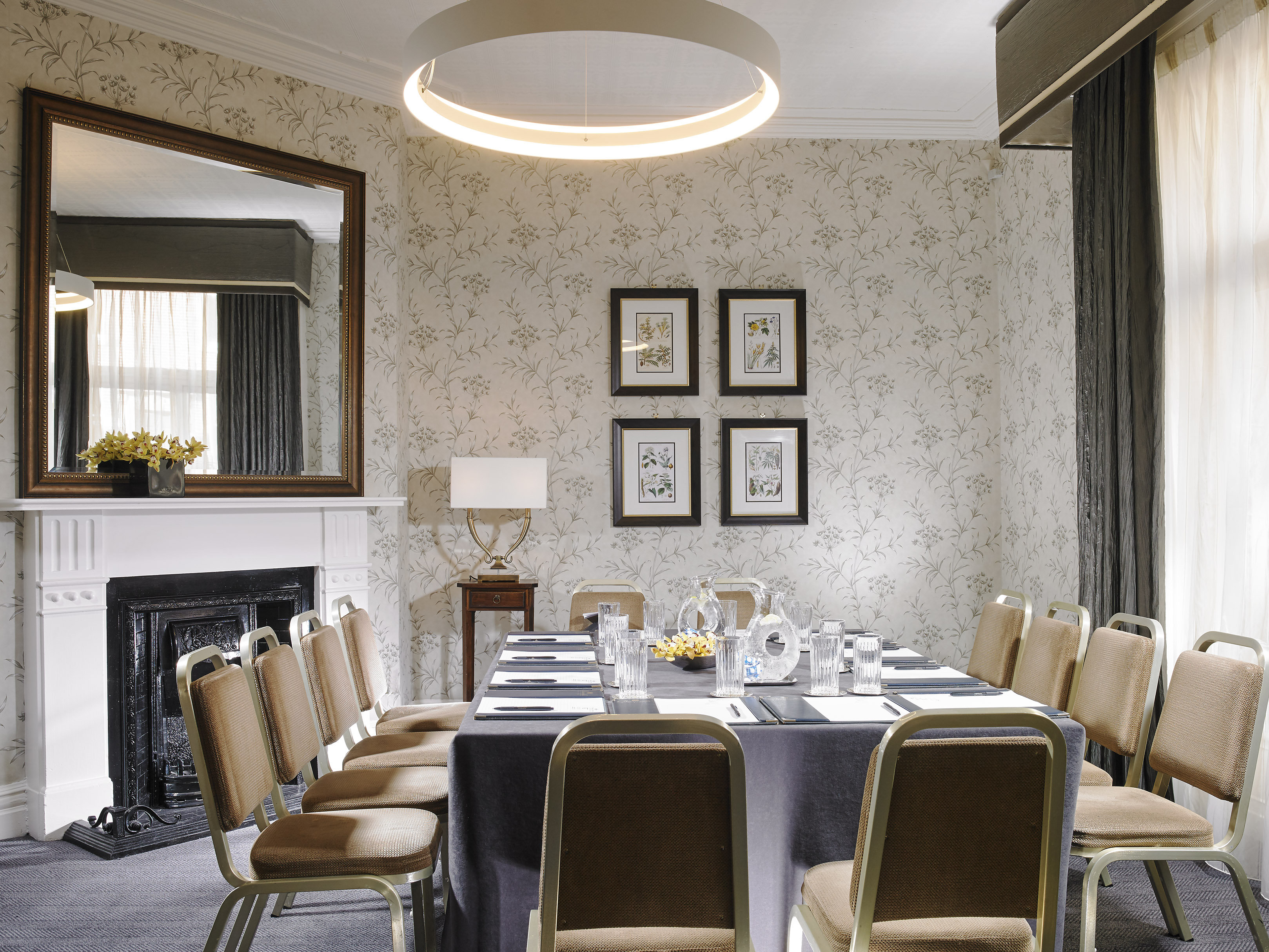 Buswells Hotel 10/11