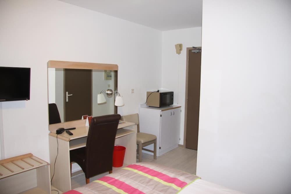 Brit Hotel Cherbourg Octeville 34/43