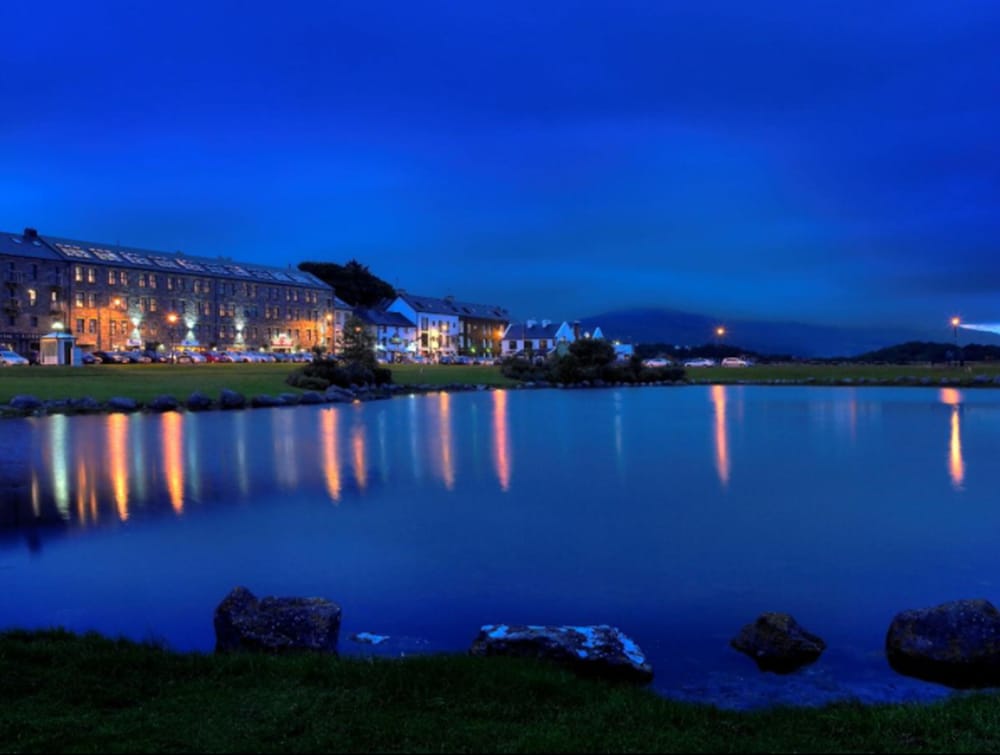 Westport Coast Hotel 16/75