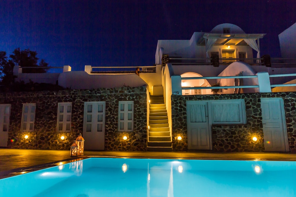 Oia Suites 2/50