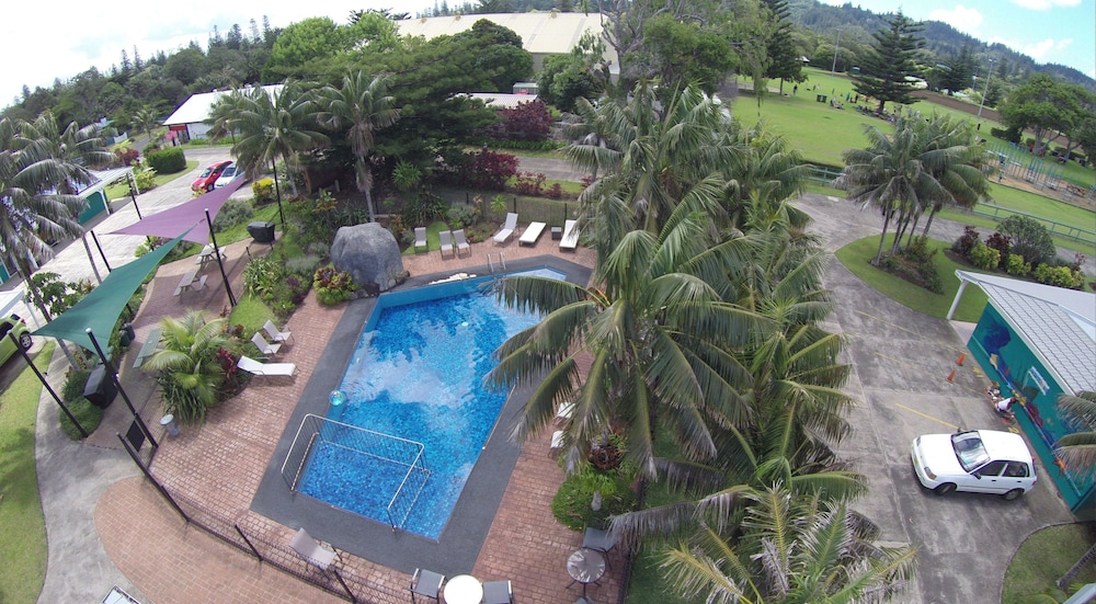 Aloha Apartments 10/61