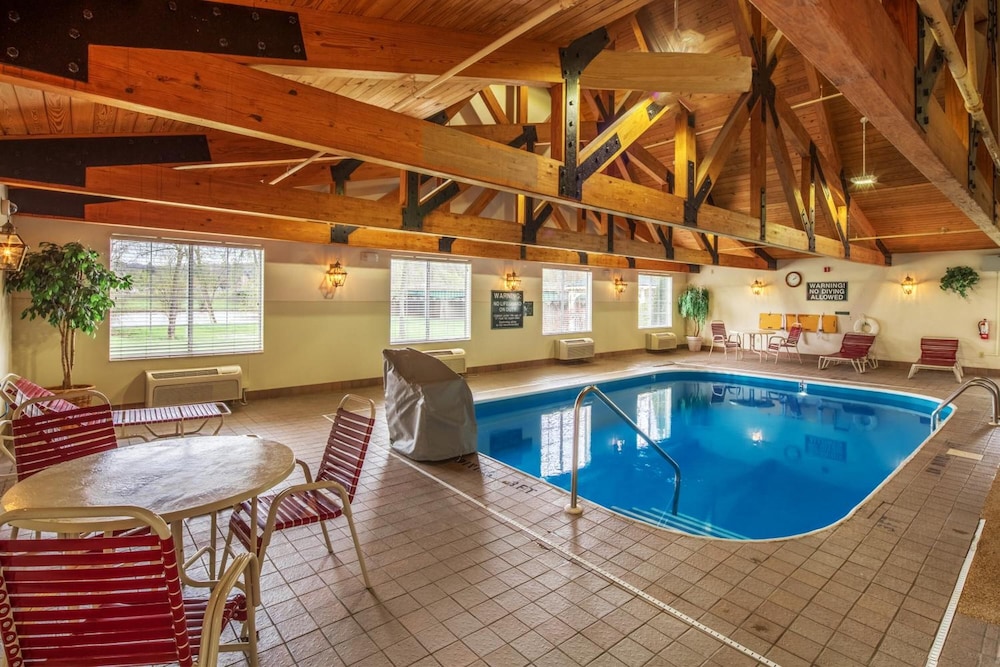 Coshocton Village Inn and Suites 7/68