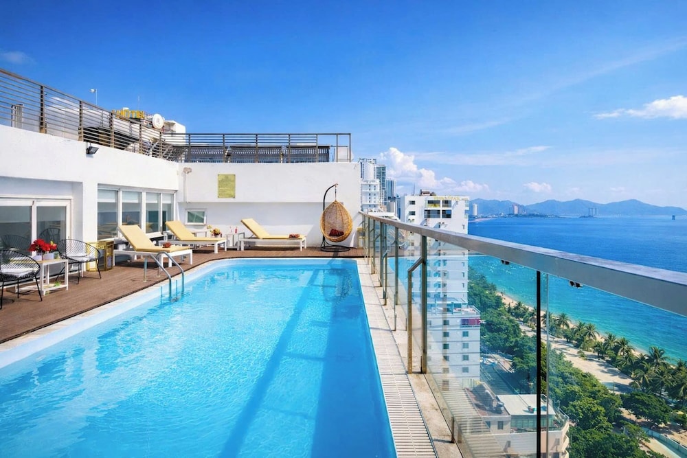 Paris Nha Trang Hotel & Apartment 3/72