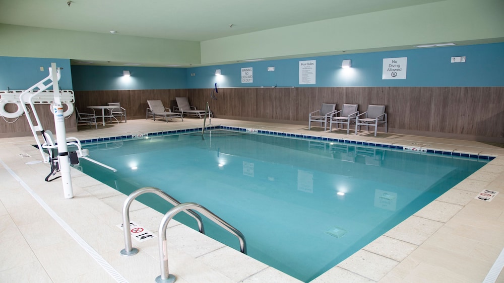 Holiday Inn Express & Suites Marion 4/65