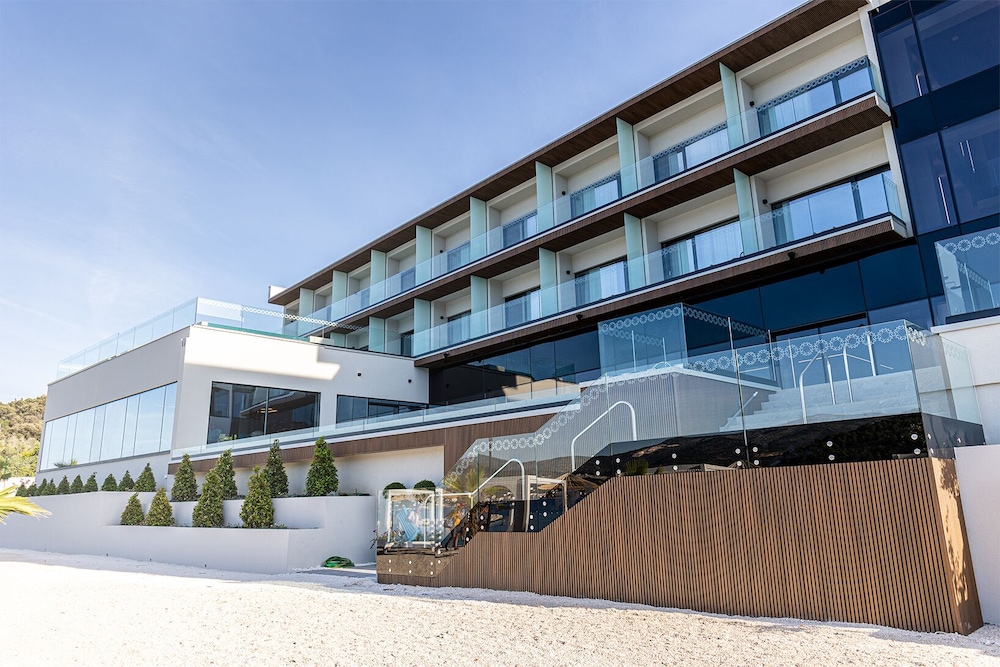 Marinus Beach Hotel 3/56