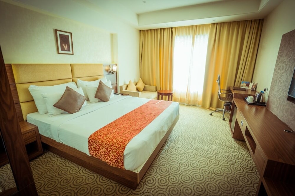 Pride Hotel And Convention Centre 17/50