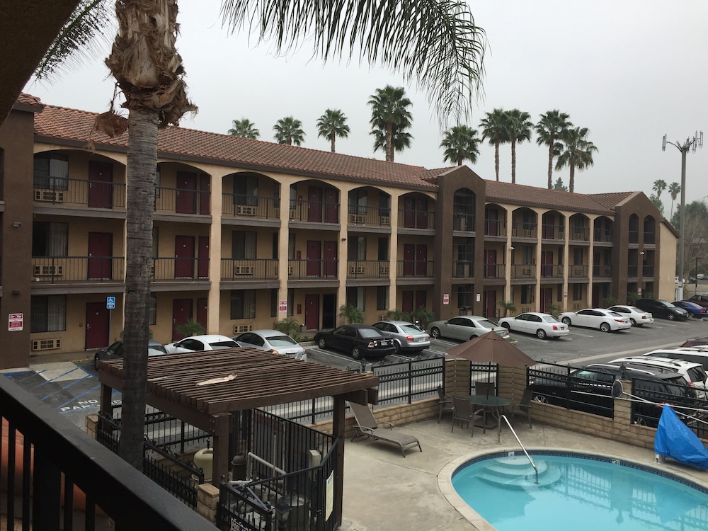 Five Star Inn West Covina 2/42
