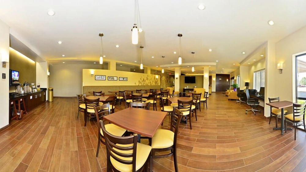 Sleep Inn & Suites Miles City I-94 30/39
