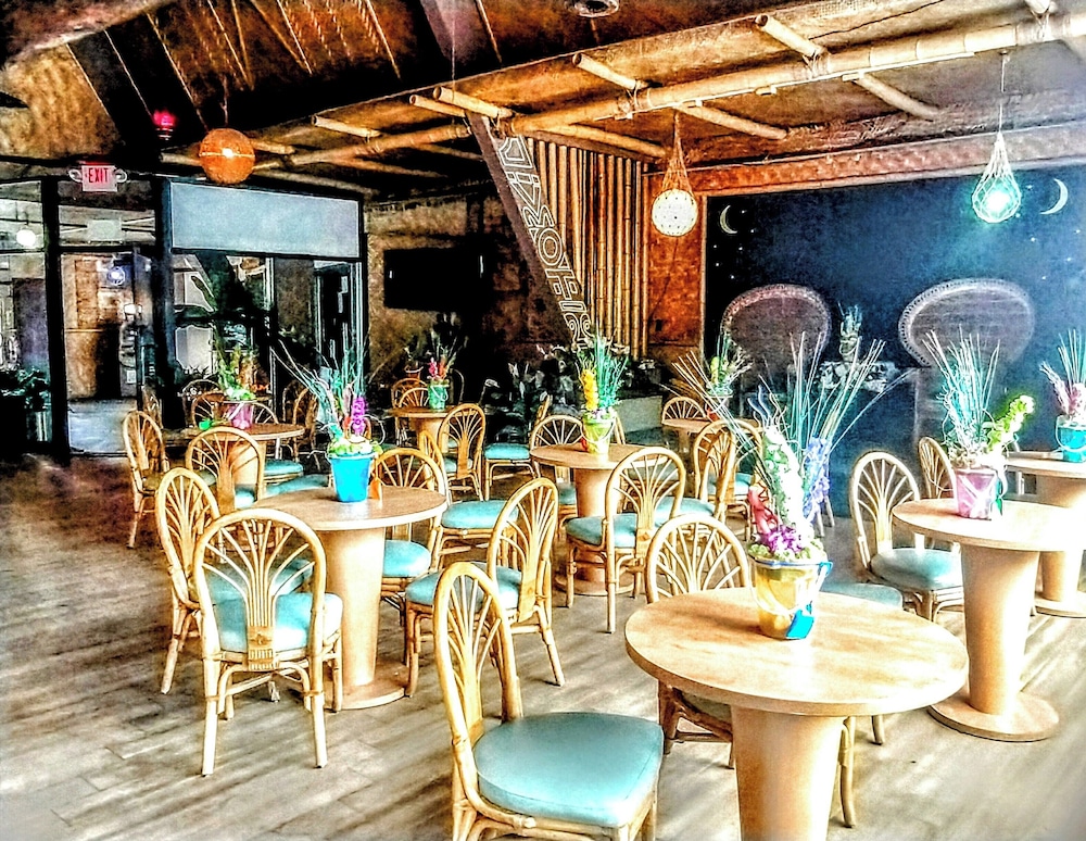 Tiki Resort 46/69