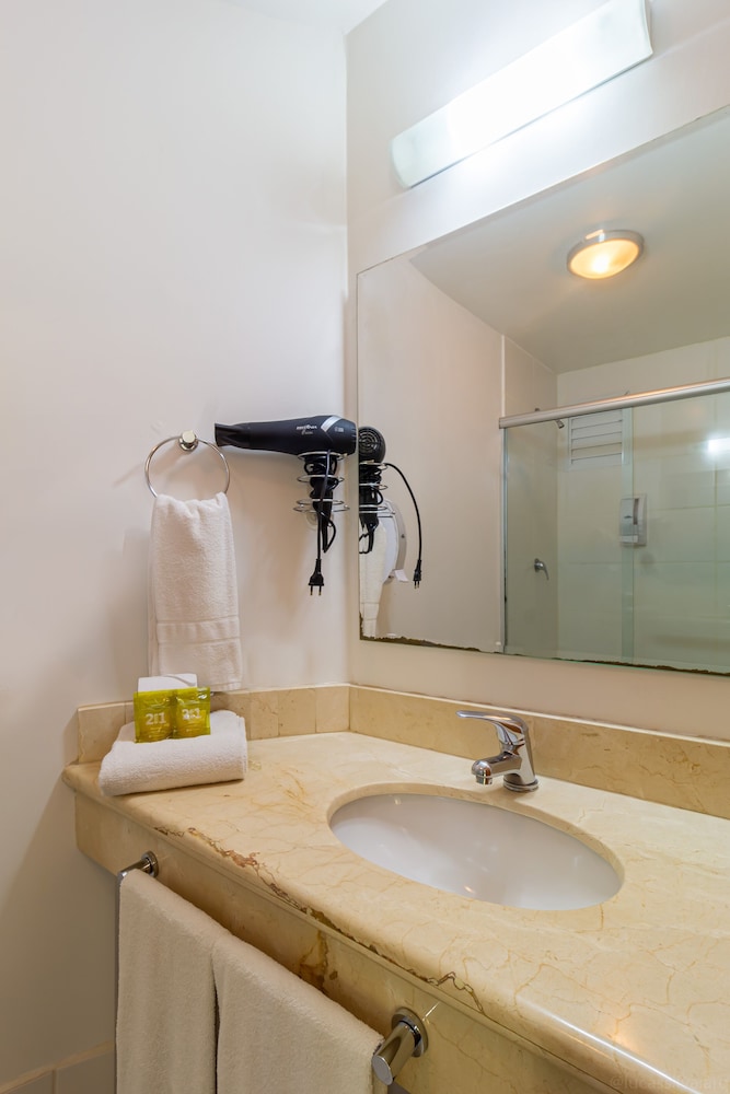 Eko Residence Hotel 68/69