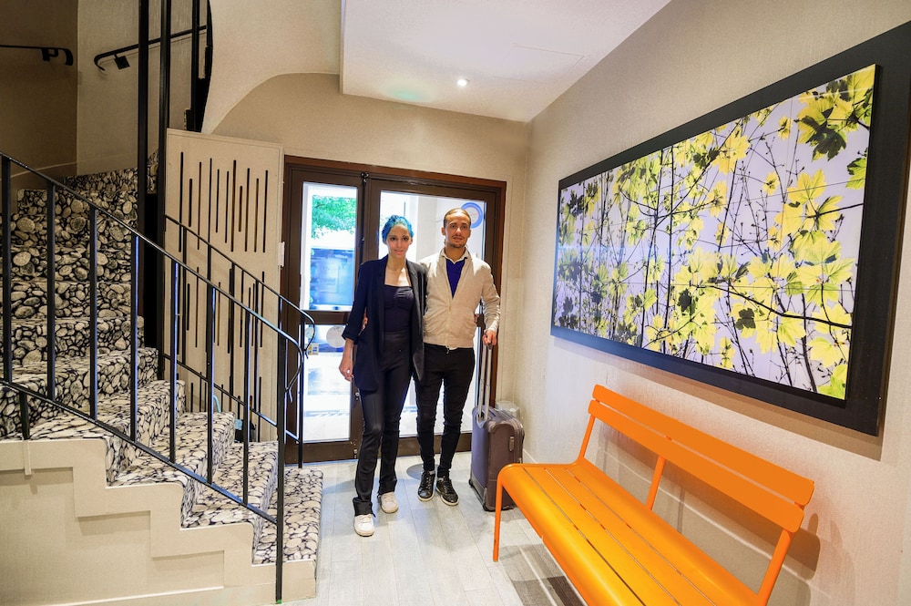 Lobby at Hotel les Jardins de Montmartre, PARIS