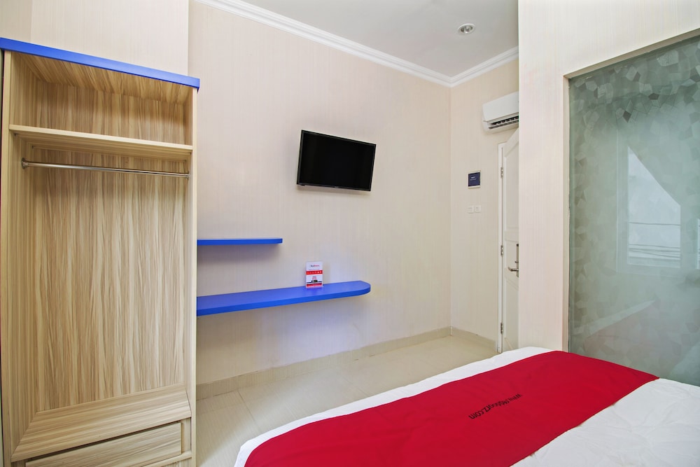 Reddoorz Plus Cideng Barat 2/21