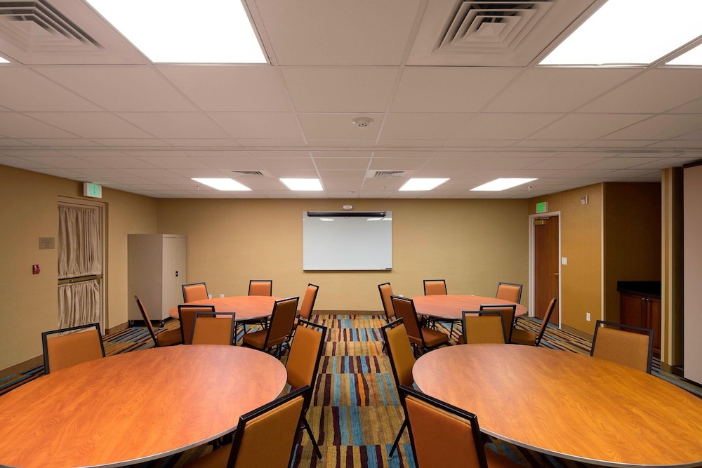Fairfield Inn Suites Rancho Cordova 19/19