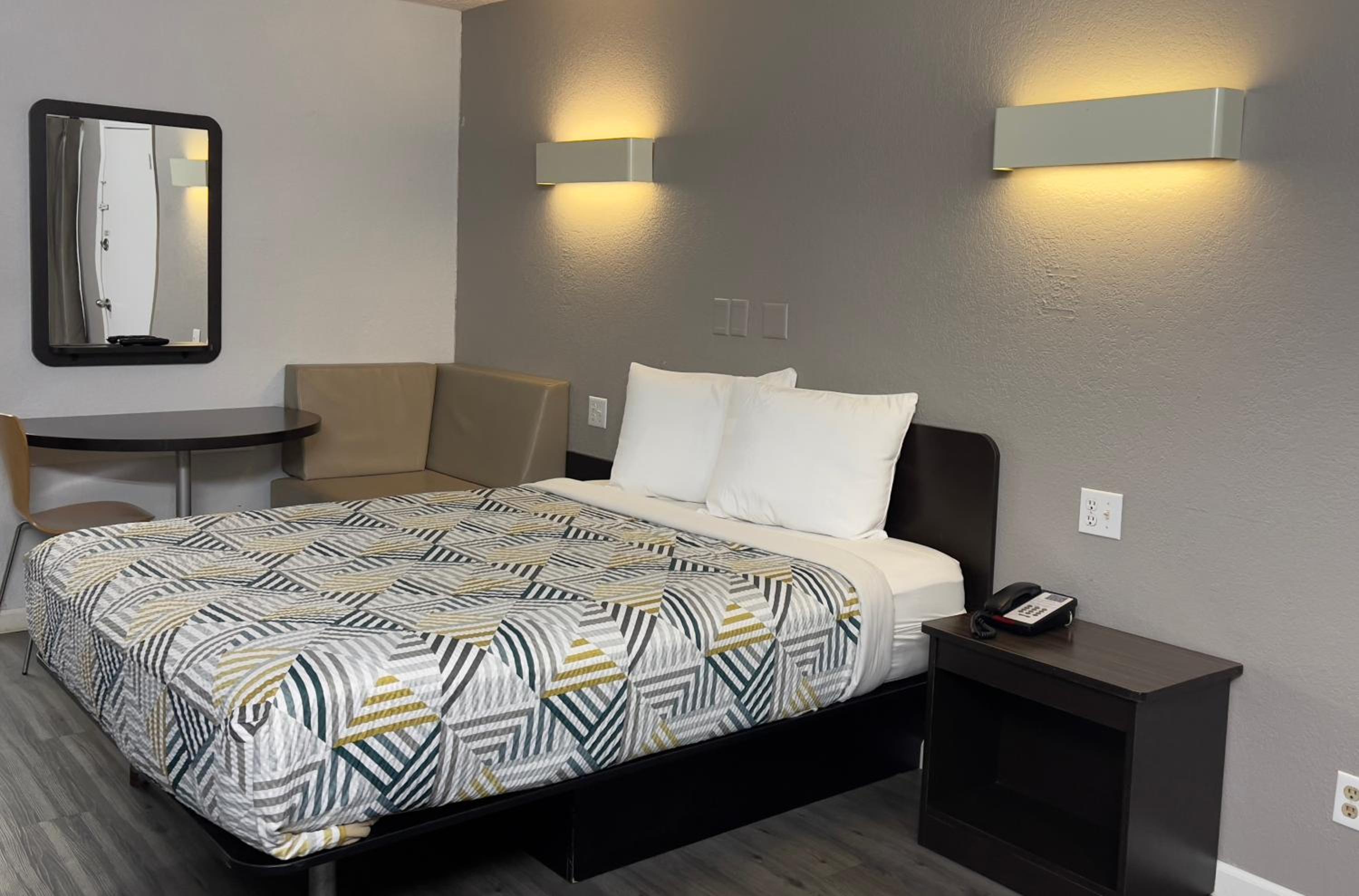 Room at Motel6 Sallisaw, OK, SALLISAW - OK
