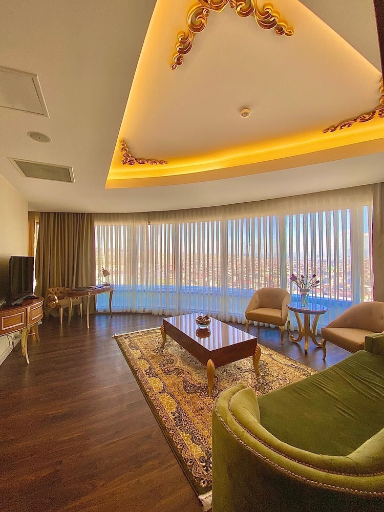 Morrian Hotel 36/50