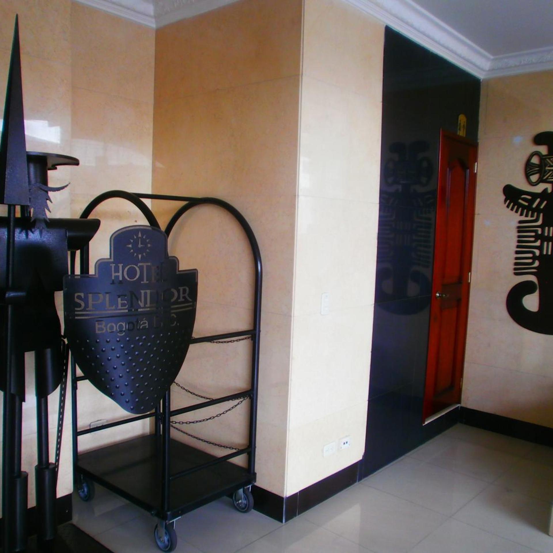 Hotel Splendor by Friends Company 25/50