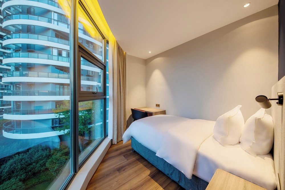 Xtra Space, Standard, 1 King and 1 Single Beds