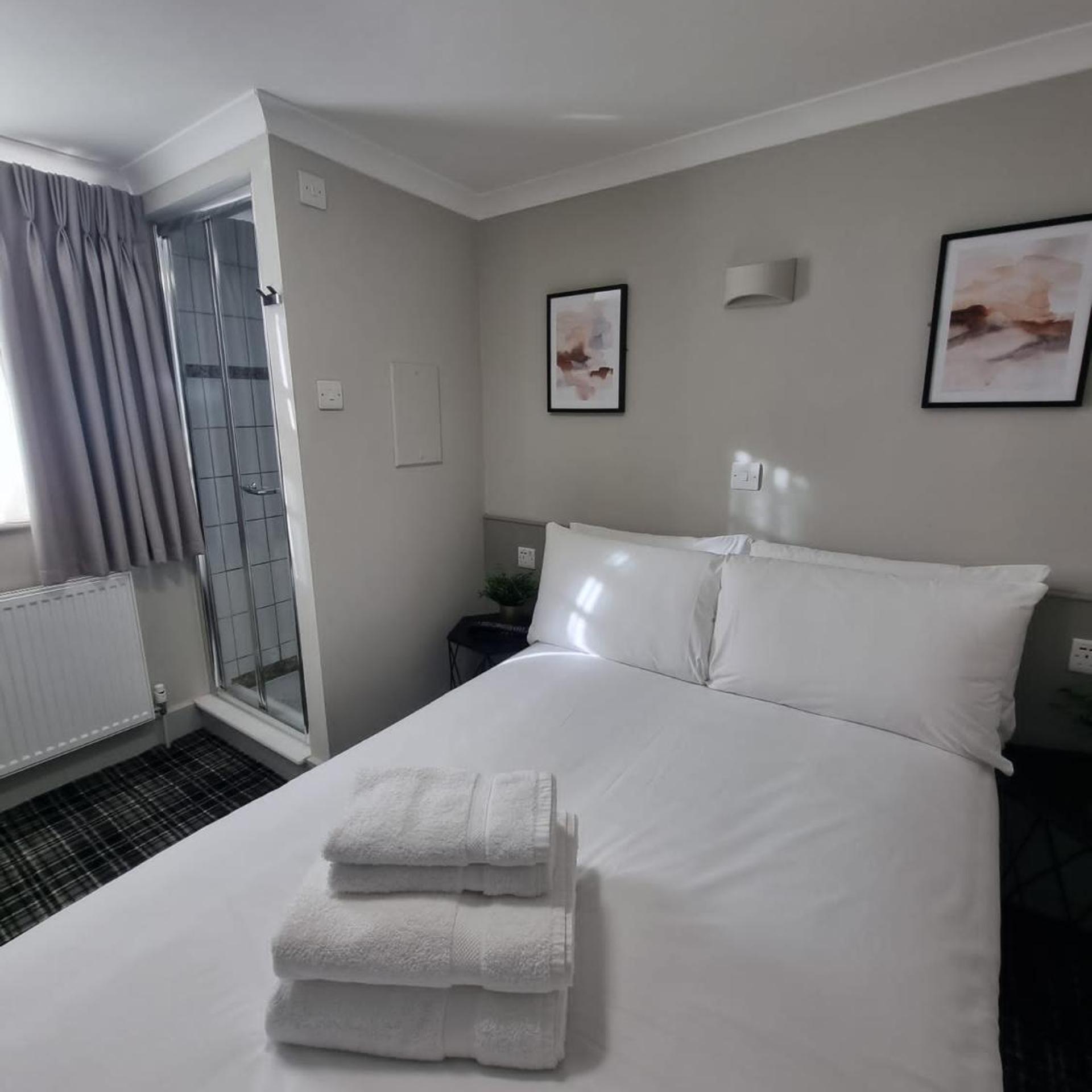 ROOM, SINGLE, SHARED TOILET