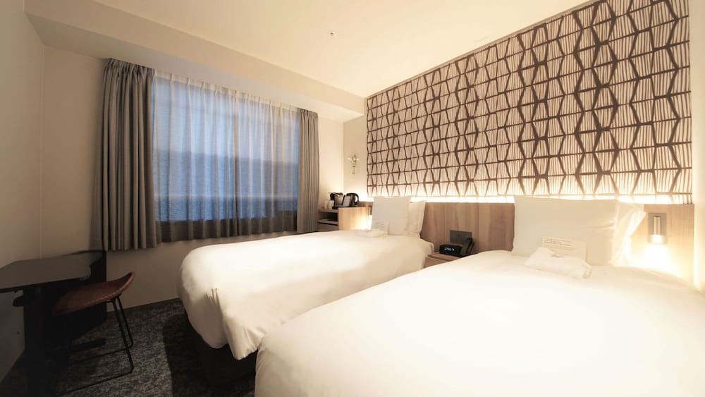 Standard, Twin Beds
