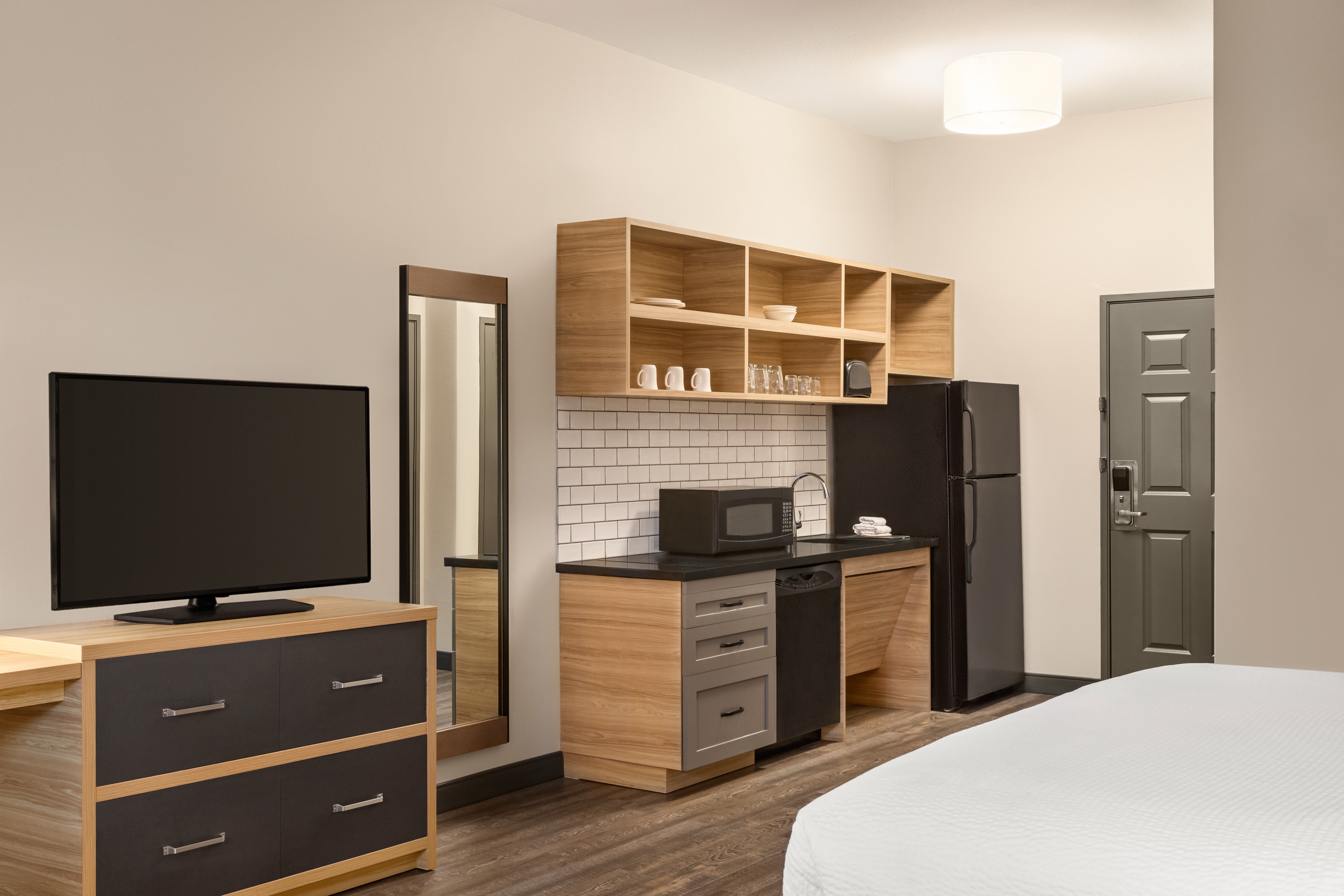 CANDLEWOOD SUITES HARRISBURG 13/76