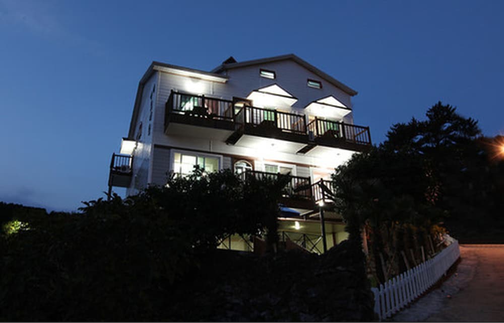 Sand Beach Pension 1/50