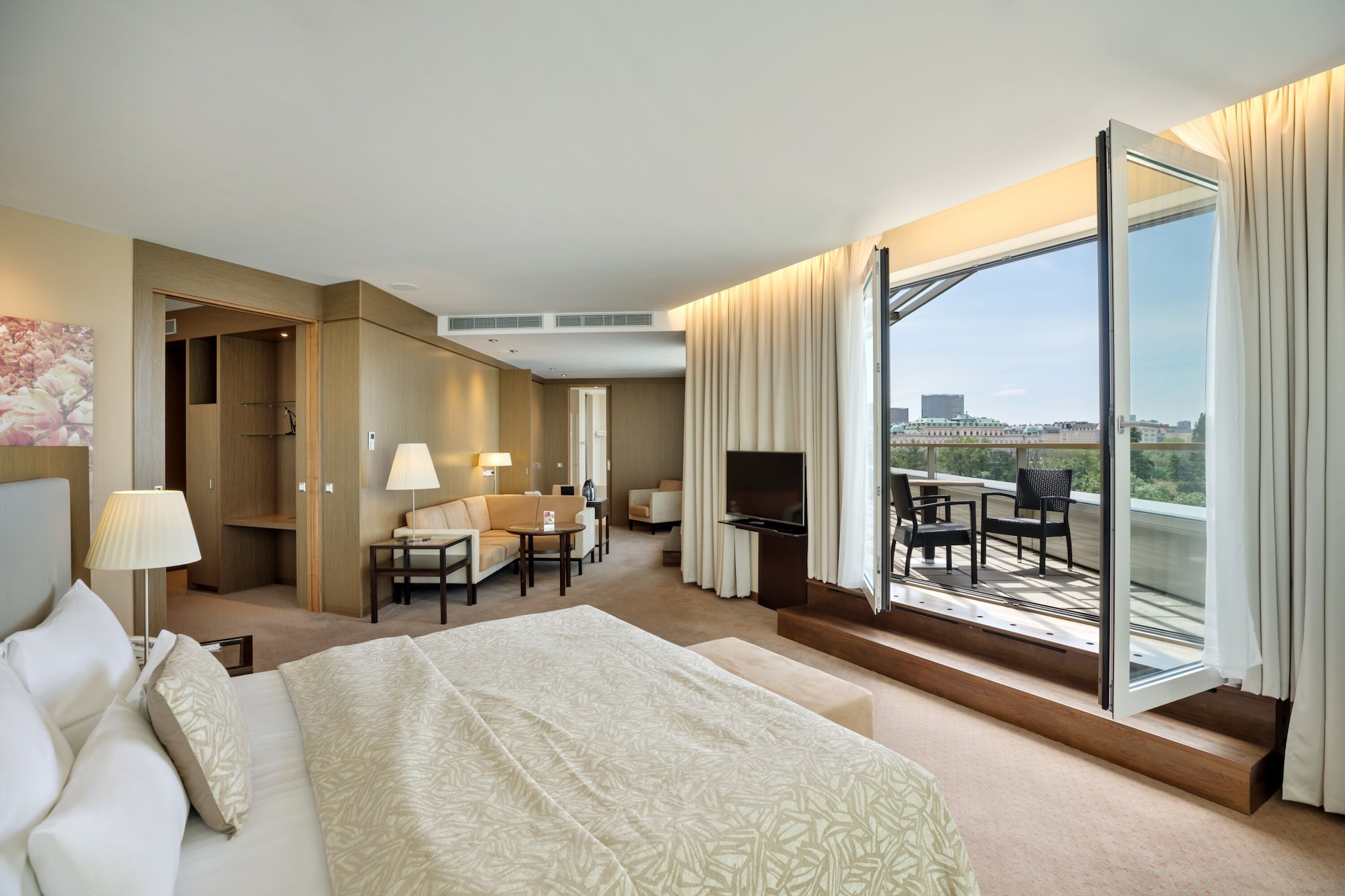 SPECIAL, SUITE