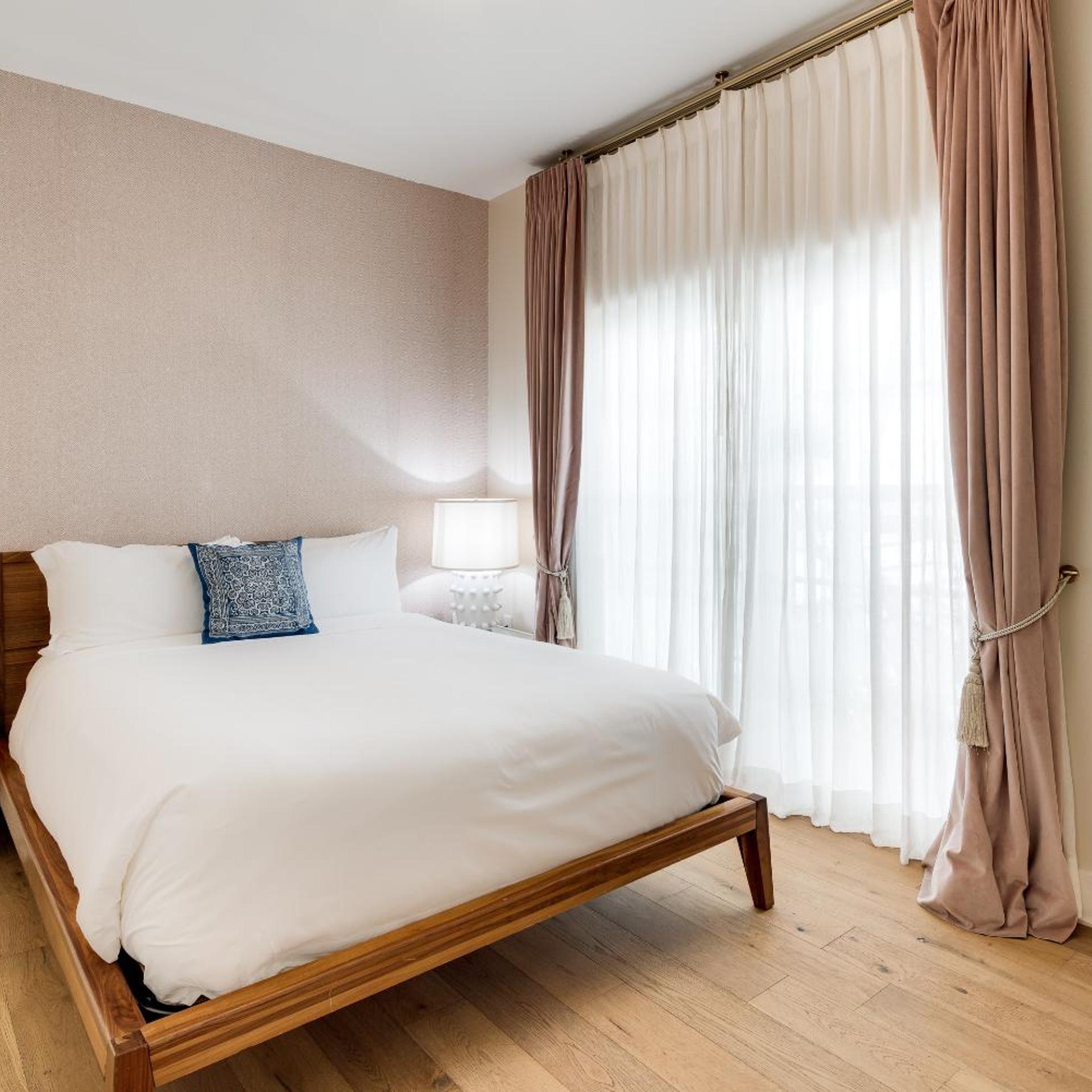 1 Bedroom, Grand, Suite, Queen Bed