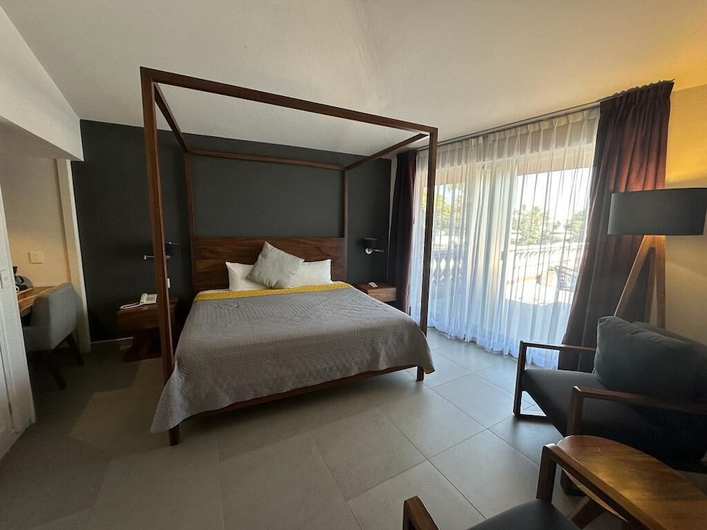 Hotel Casa Abadia 10/63