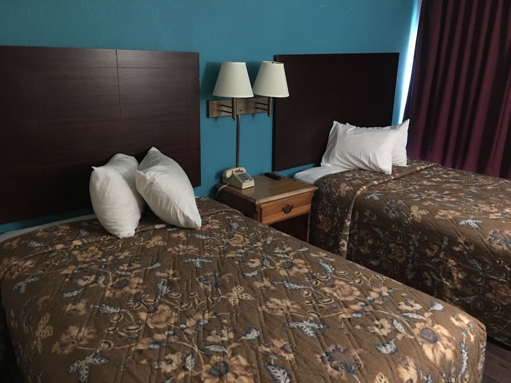 Days Inn by Wyndham Thomson 12/27