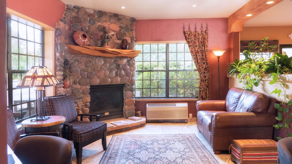 Sedona Real Inn And Suites 39/65