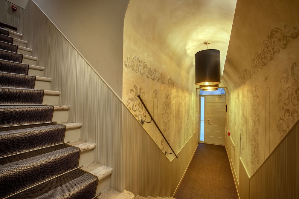 Condotti Palace 42/63
